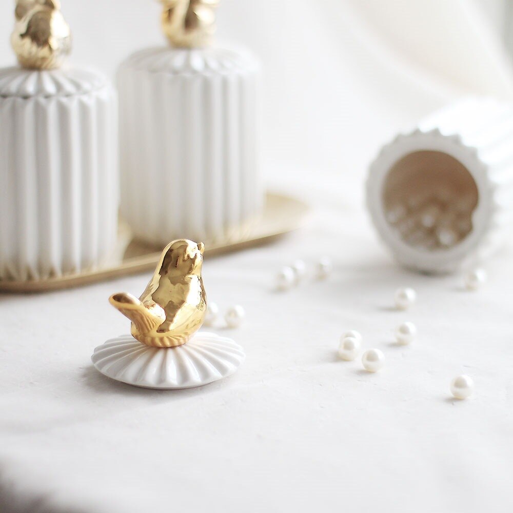 Small Animal Ceramic Storage Pot with Lid