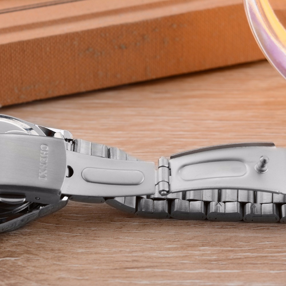 Women's Casual Round Steel Quartz Watch