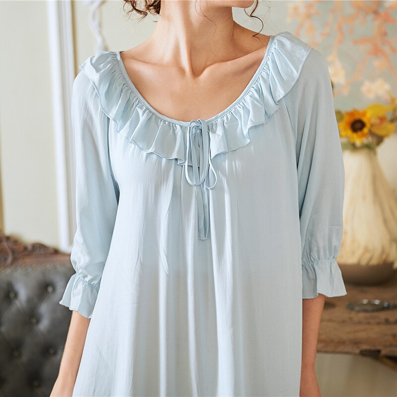 Ruffled Women's Nightgown with O-Neck