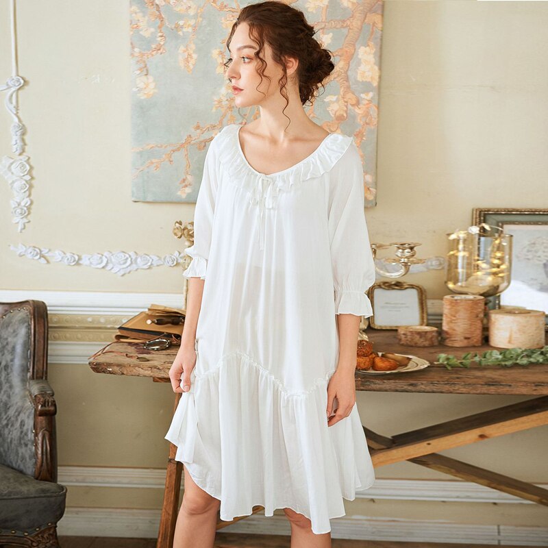Ruffled Women's Nightgown with O-Neck